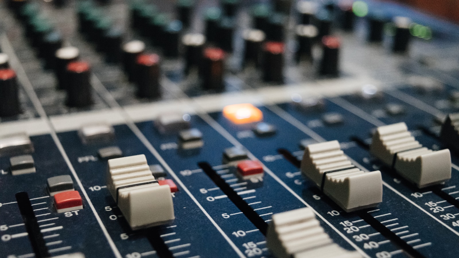 1. Understanding the Major Music Production Studio Environment