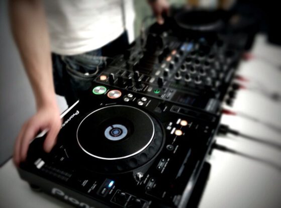 Mastering the Basics: DJ Equipment for Beginners